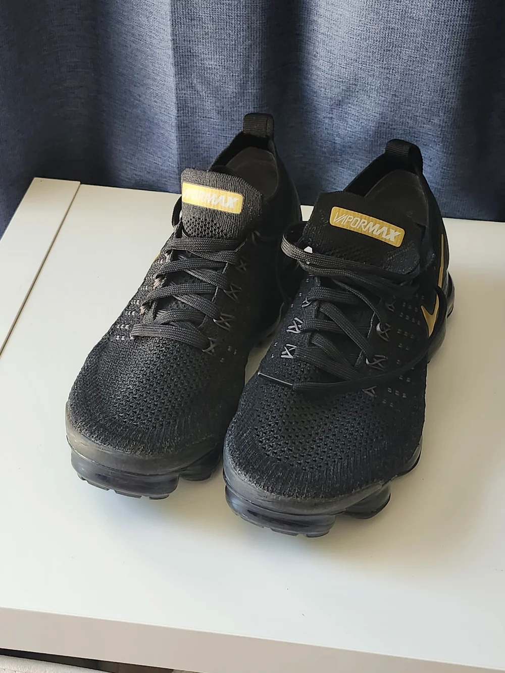 Women's Size 9/26 CM Nike Air VaporMax Flyknit 2 Black Metallic Gold 942843-012
